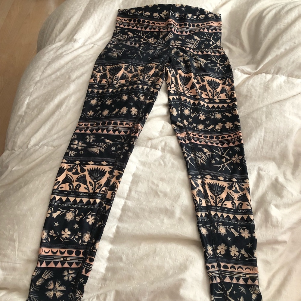 Teeki Moon Flower Hot Pant